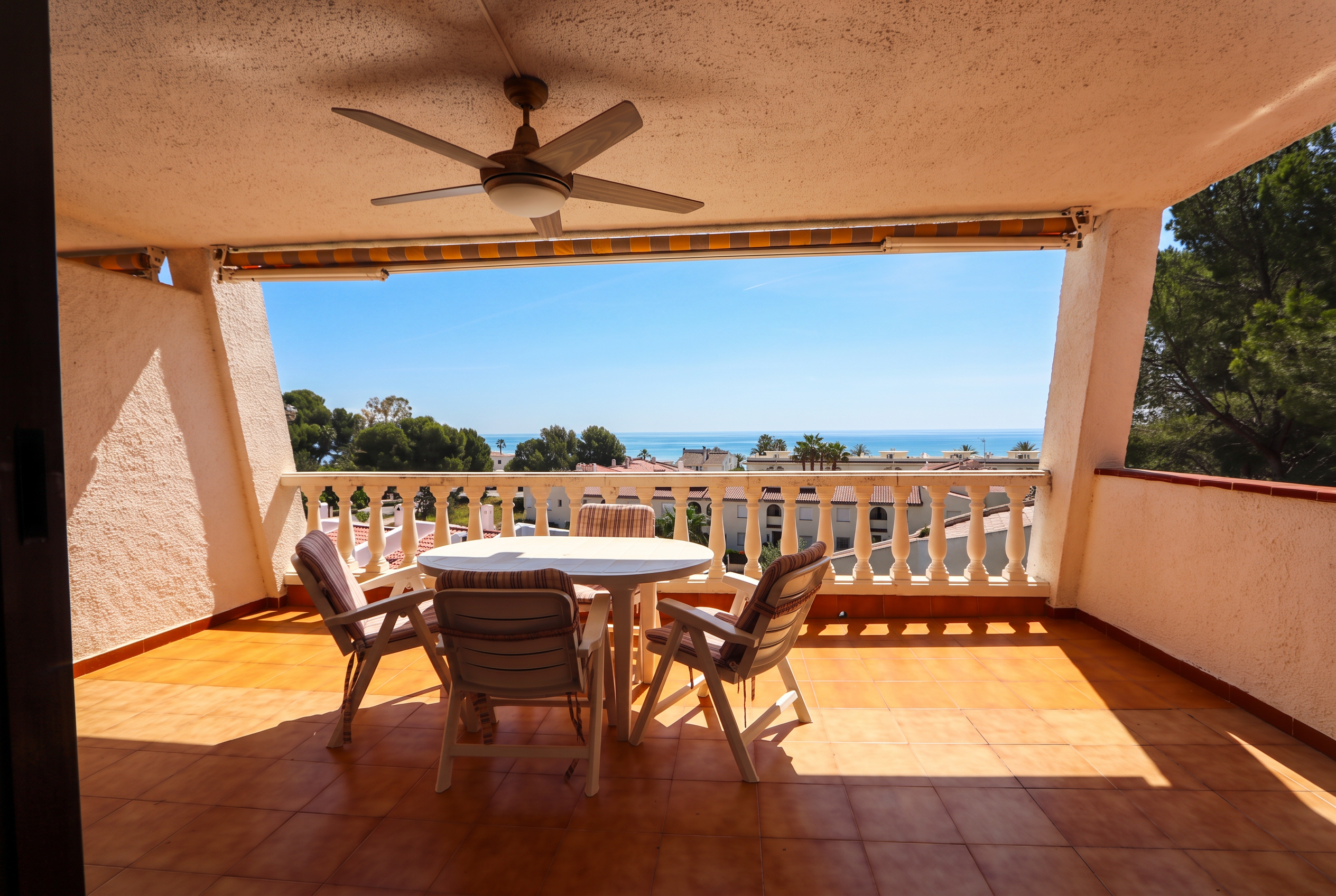 Adosado con vistas al mar